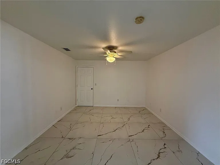 2209 NE 9th Ave — Photo 12