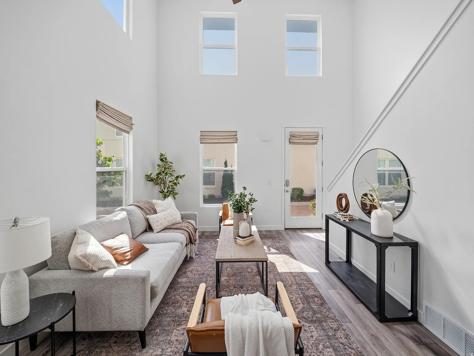 1 bed, 1.5 bath, 1062 sqft, $1,950 — Photo 3