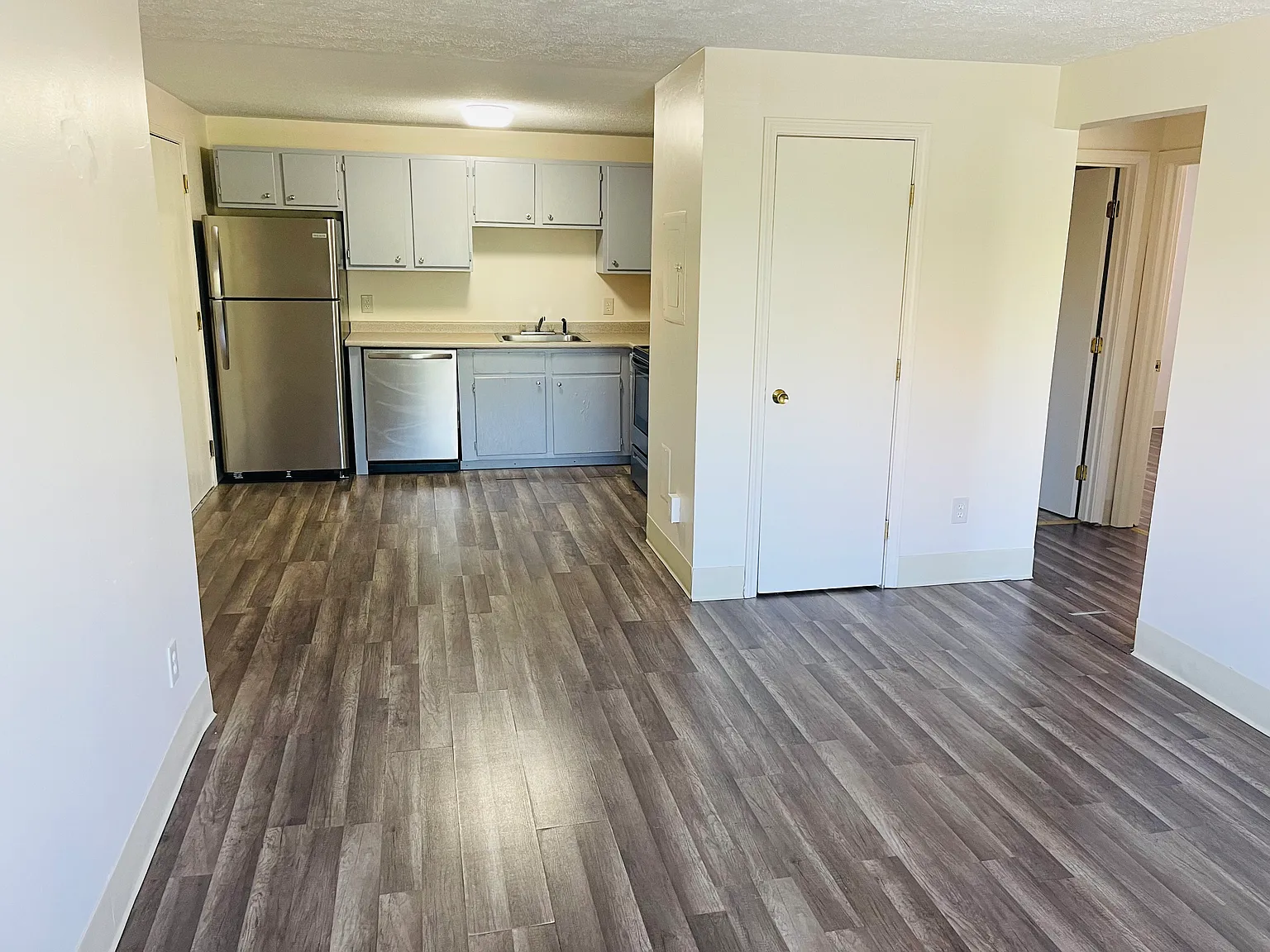 35 Log Street — Photo 4