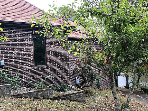 3rd image of 87 Quail Hollow Dr