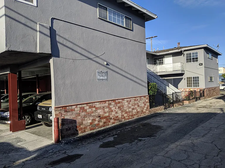 6818 Morella Ave. - C — Photo 21
