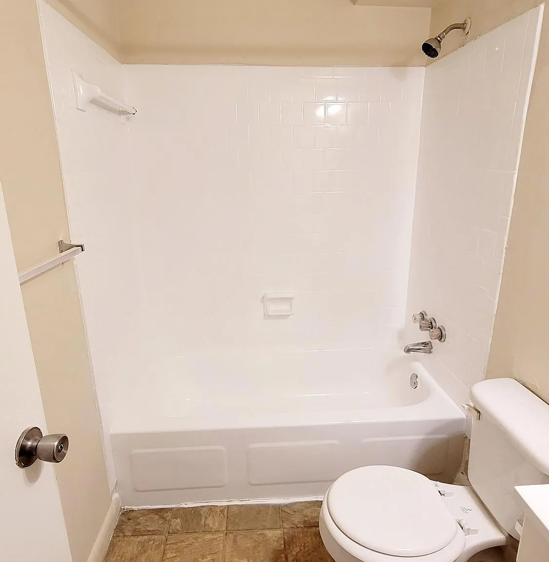 2 bed, 700 sqft, $995 — Photo 3