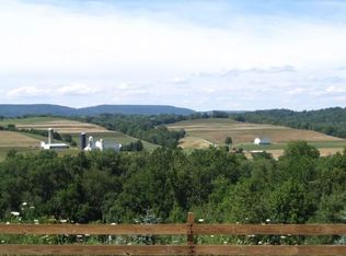 230 Overlook Dr #15, Ligonier Twp, PA 15658