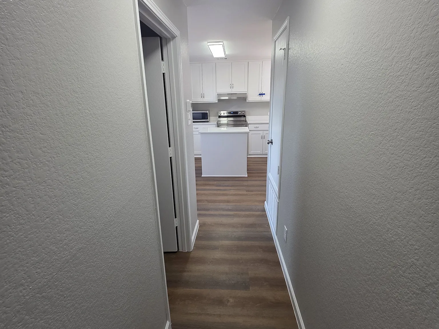 3 bed, 1228 sqft, $1,900 — Photo 4