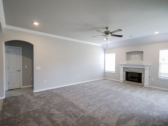 3rd image of 605 Cooper Dr