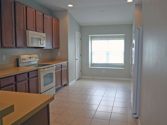 3rd image of 35132 Meadow Reach Dr