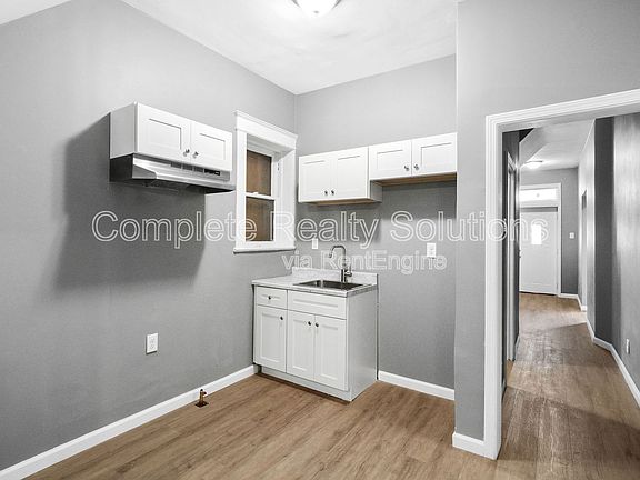 2nd image of 3456 Chippewa St Floor 1