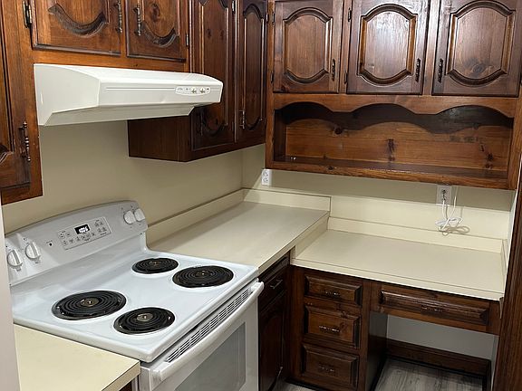 5th image of 413 Middle Oaks Dr #313