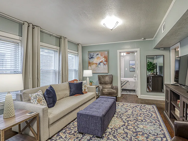 3400 & 3402 Gillham Rd — Photo 12