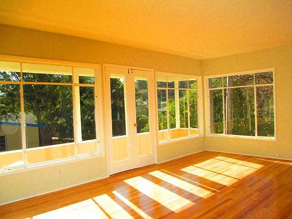 2nd image of 2933 Berkeley Ave