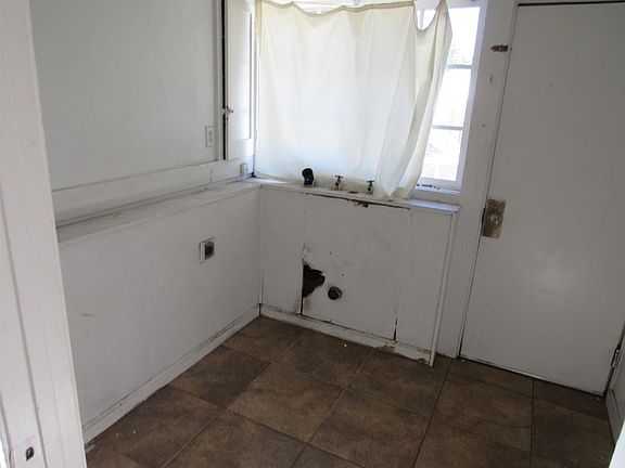 4th image of 429 E Lodi Ave