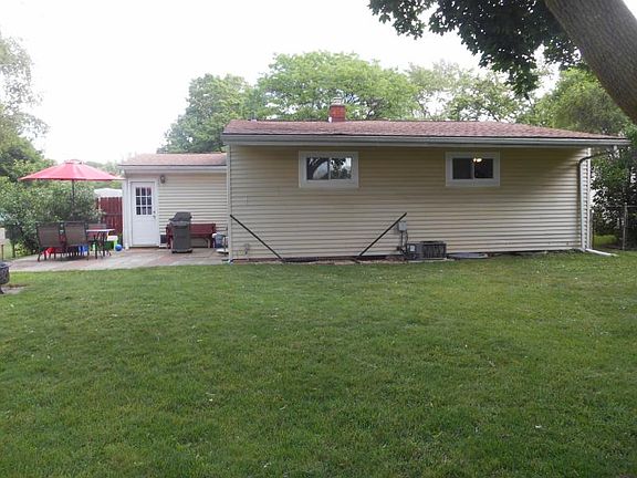 5th image of 710 Tamarac Dr