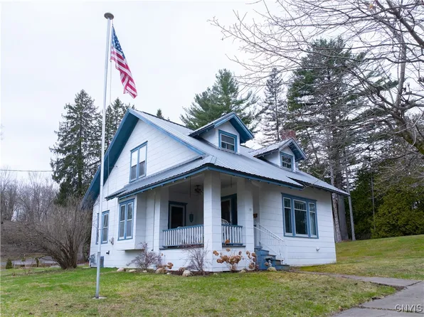 19 W Spofford Ave, Dolgeville, NY 13329