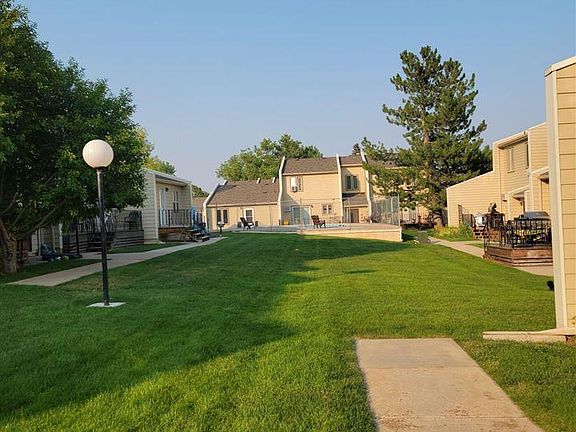 4th image of 220 44th St