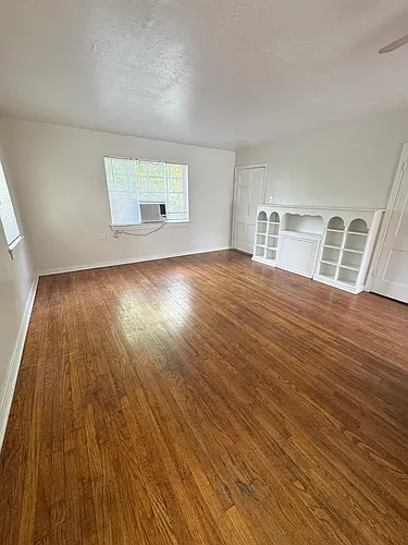 3210 Knight St #4 Photo 1