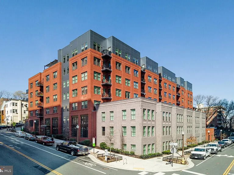1411 Key Blvd #406 — Photo 2
