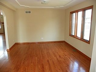4th image of 21154 Vivienne Dr