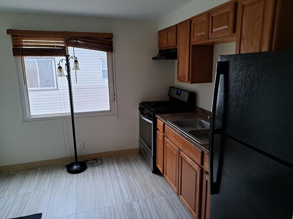 2nd image of 242 Parkridge Ave
