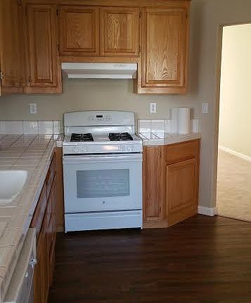 3rd image of 2111 Devonshire Dr