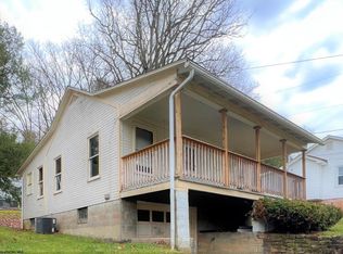 533 E Grafton Rd, Fairmont, WV 26554