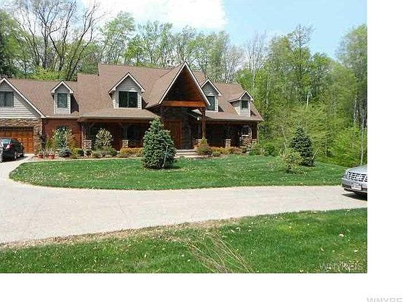 3rd image of 7802 Hywood Dr