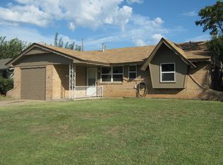 931 SW 2nd St, Moore, OK 73160