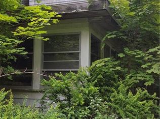 57 Spring St, Hope Valley, RI 02832