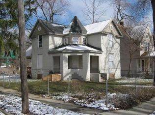 218 Florence St, Pontiac, MI 48341