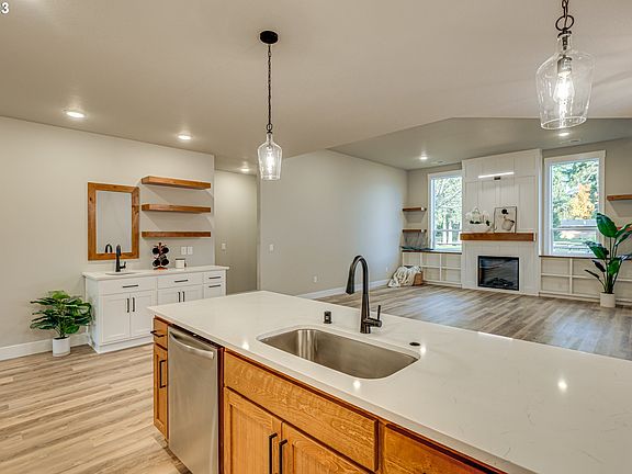 4th image of 10015 NE 46th Ct