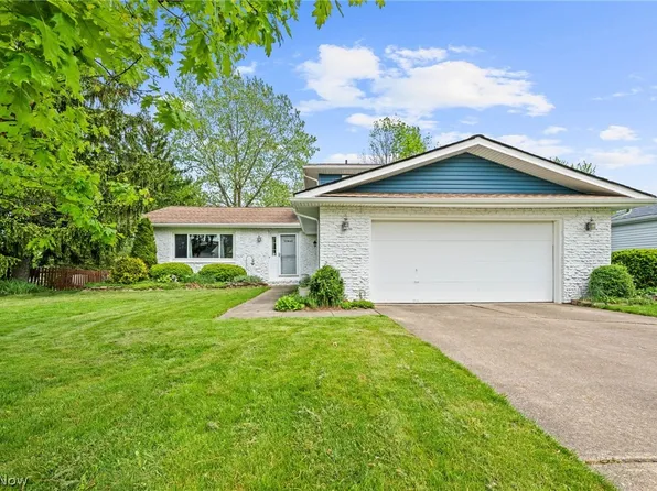 17841 Spyglass Hl, Strongsville, OH 44136