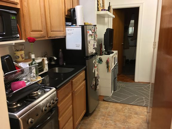 4th image of 304 W 92nd St APT 2N