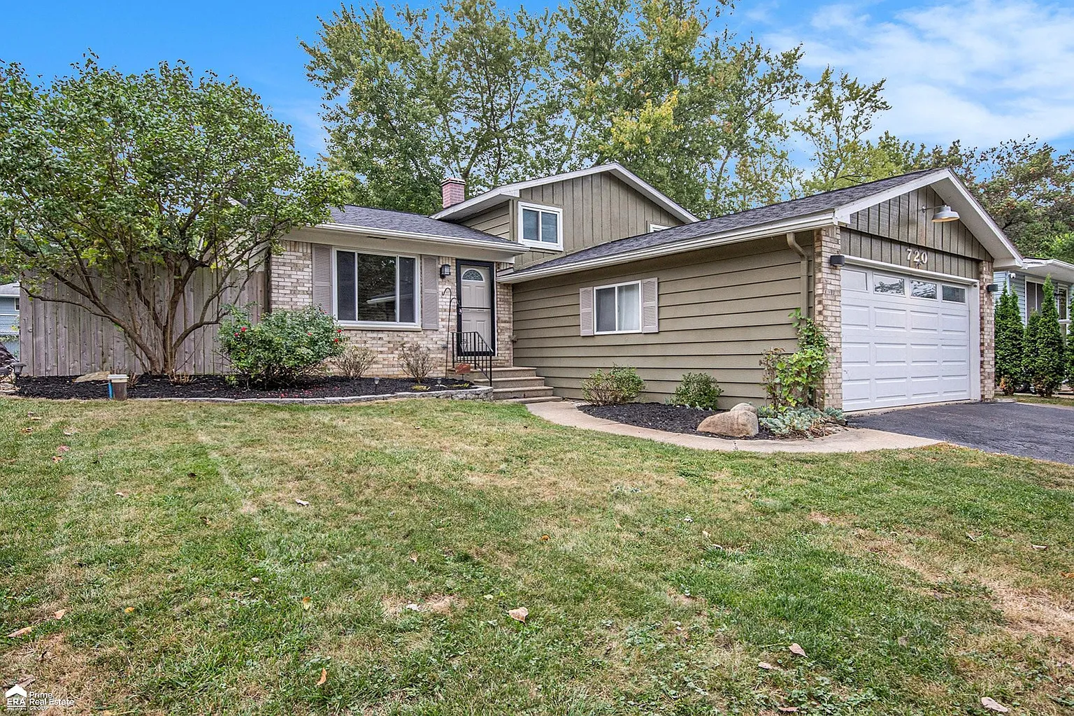 720 Harry Paul Dr photo 1