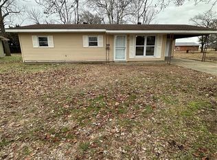 1006 E Almar St, Malden, MO 63863