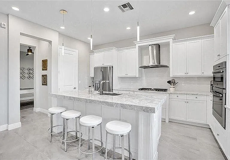 11720 Waterway Cir — Photo 29