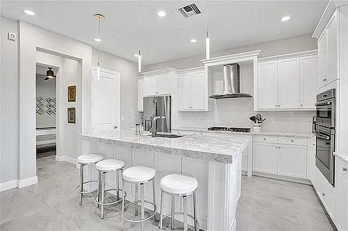 11720 Waterway Cir Photo 1