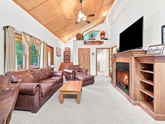 5th image of 724 Hawk Ridge Rd
