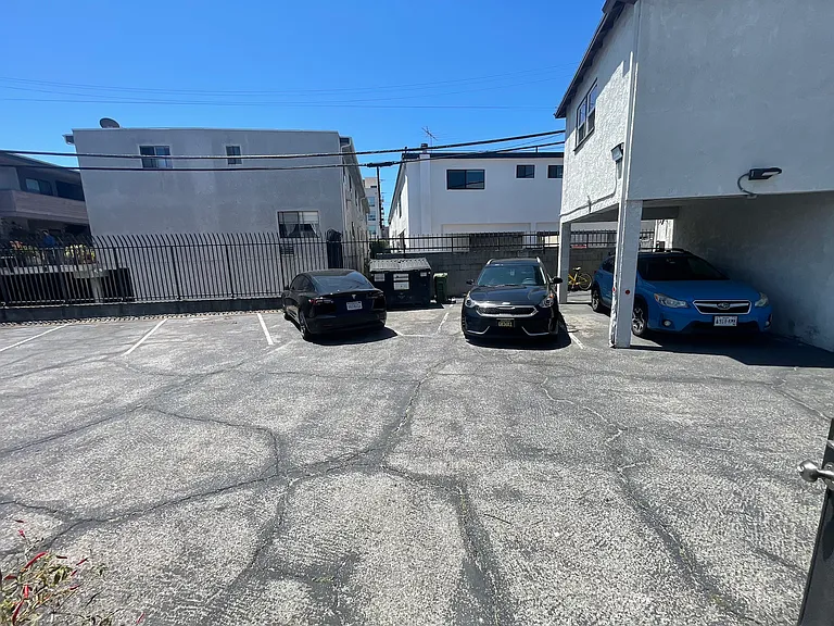 Bagley Ave — Photo 14