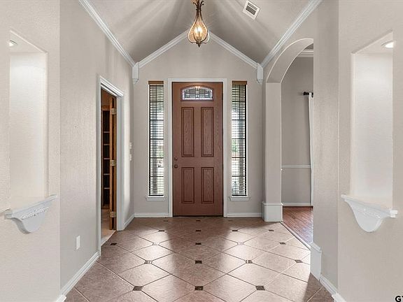 4th image of 112 Lake Meadowdrive
