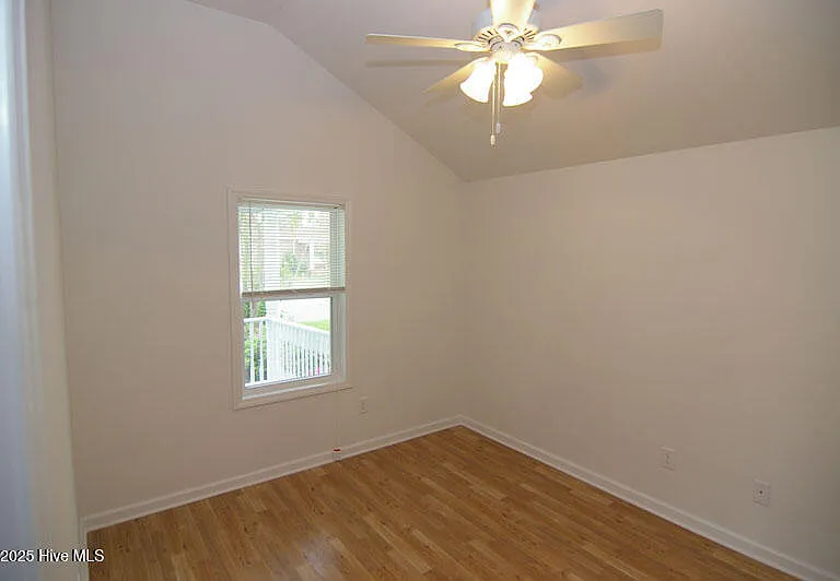 462 Snow Hill St — Photo 9