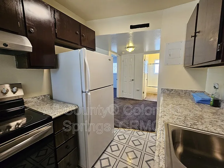1129 Cree Dr #C — Photo 6