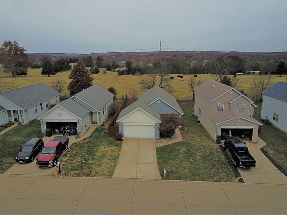 5th image of 220 Autumn Oaks Dr