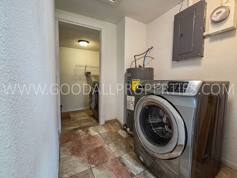 5000 SW 8th St — Photo 13