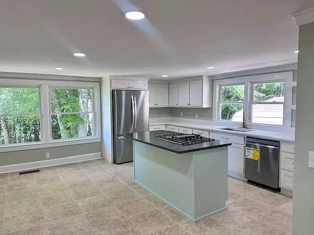 50 Wesley Way — Photo 29