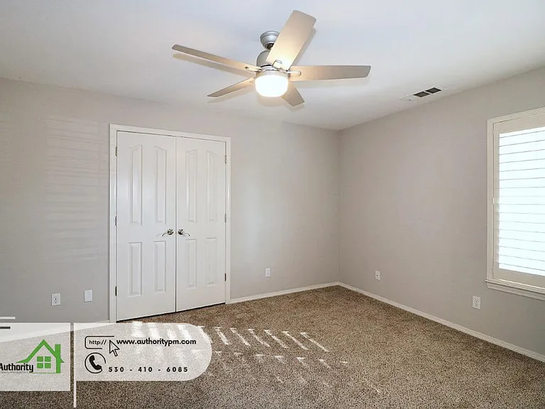 2378 Castlewood Dr — Photo 15