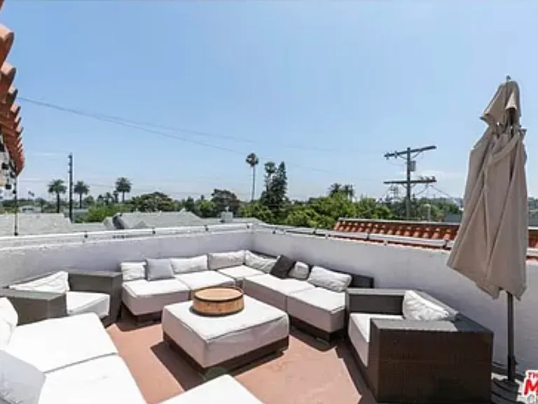 2436 Penmar Ave #B — Photo 2