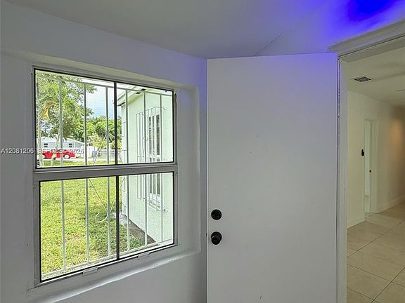 4th image of 1650 NW 112th Ter