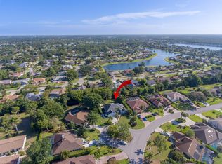 5025 Berkeley Dr, Naples, FL 34112
