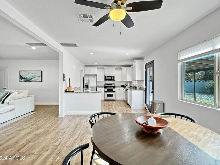 1415 W 7th St — Photo 9