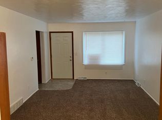 102 W Spring St, Eldridge, IA 52748