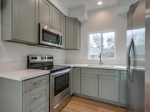 5th image of 4142B Florida St